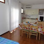 דירה In 38260 ביביונה
